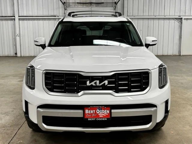 Used 2024 White Kia S image 2