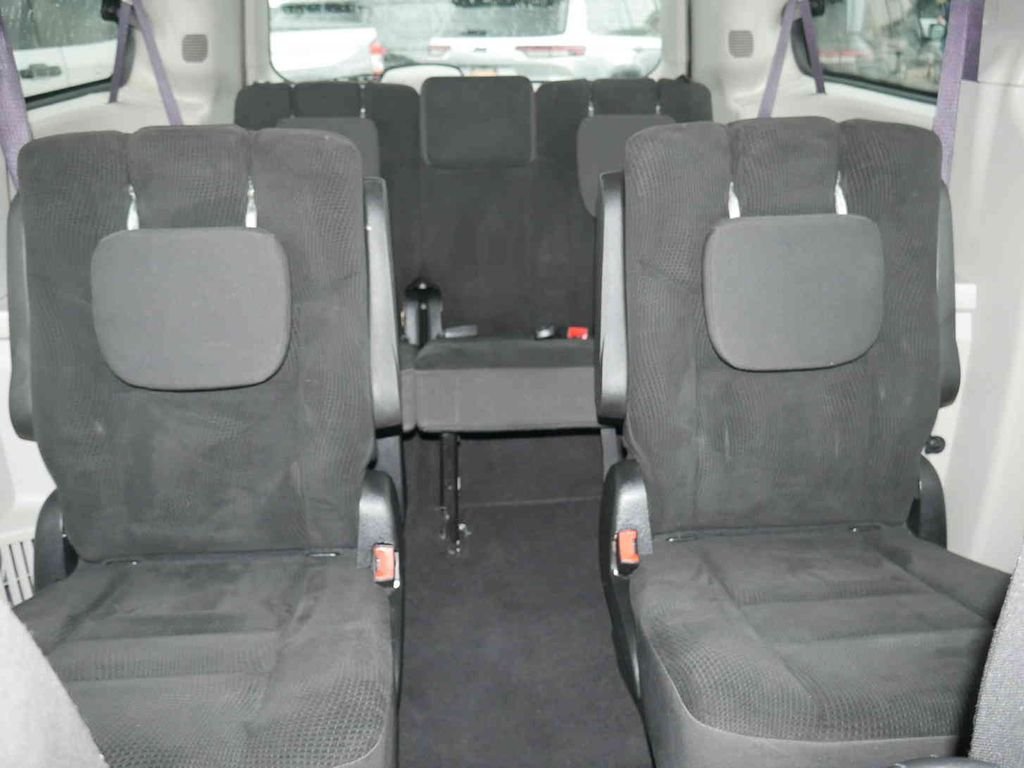Used 2017 Black Dodge SE image 31
