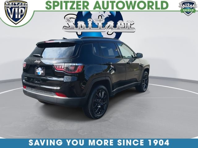 Used 2025 Black Jeep Latitude image 9