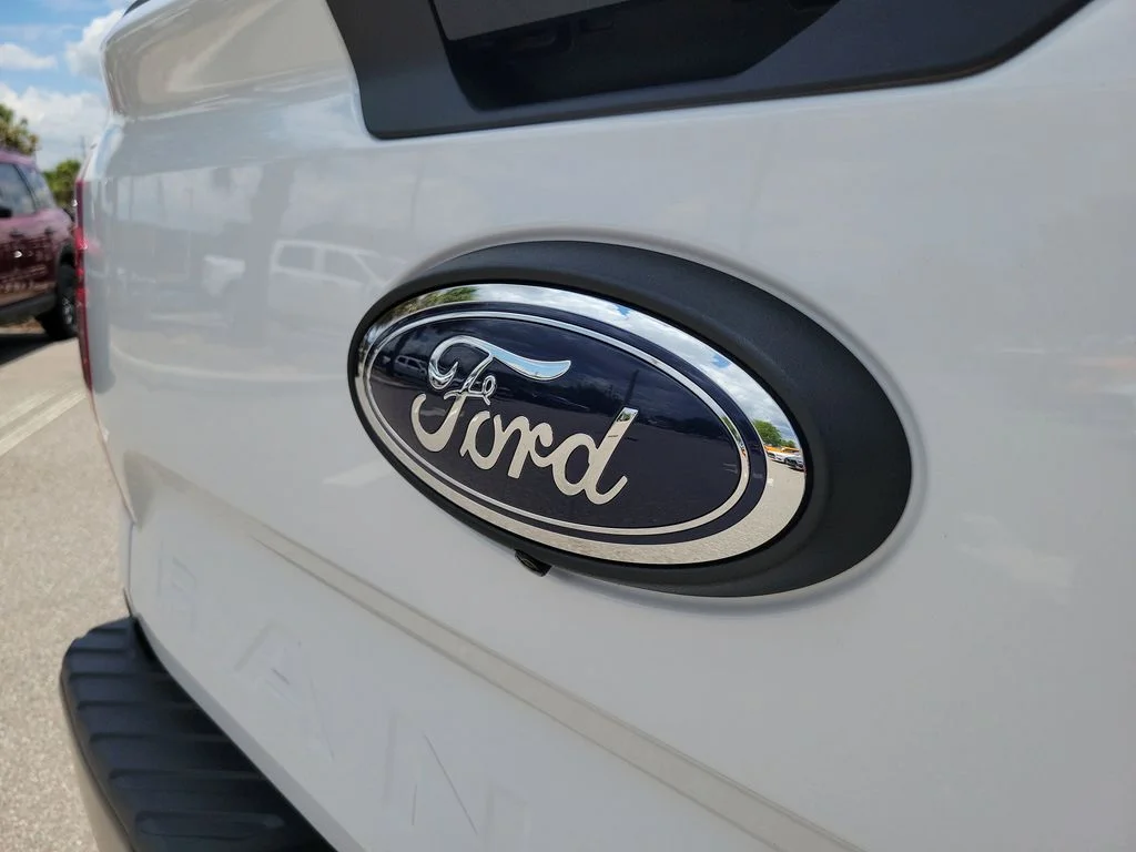 New 2026 Oxford White Ford XL image 7