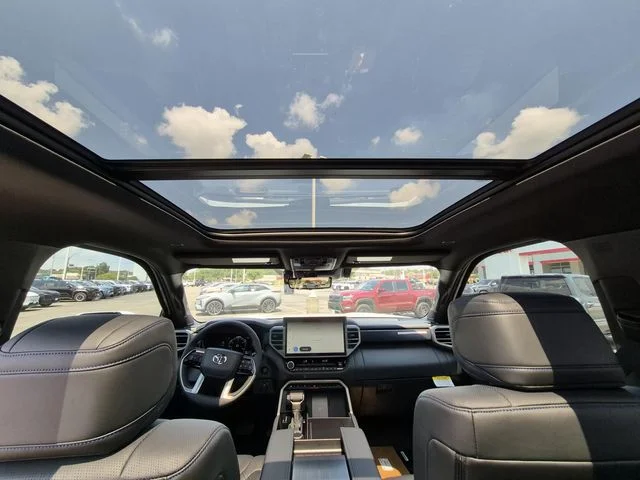 New 2026 Wind Chill Pearl <sup>1</sup> Toyota  Platinum image 19