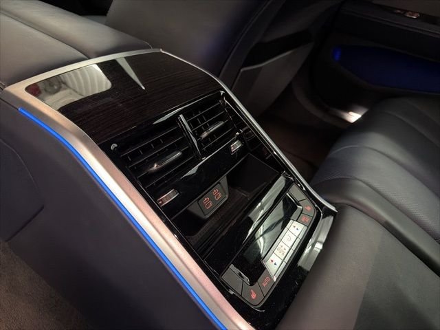 2023 BMW 8 Series M850i - Photo 20