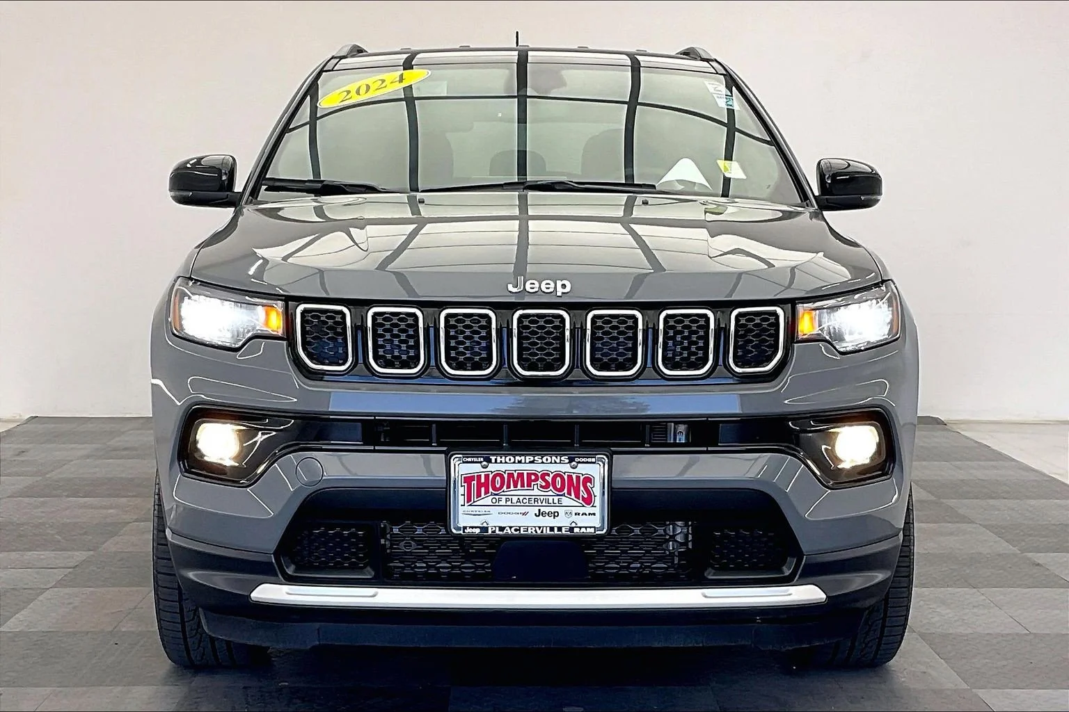 Used 2024 Sting-Gray Clearcoat Jeep Limited image 2