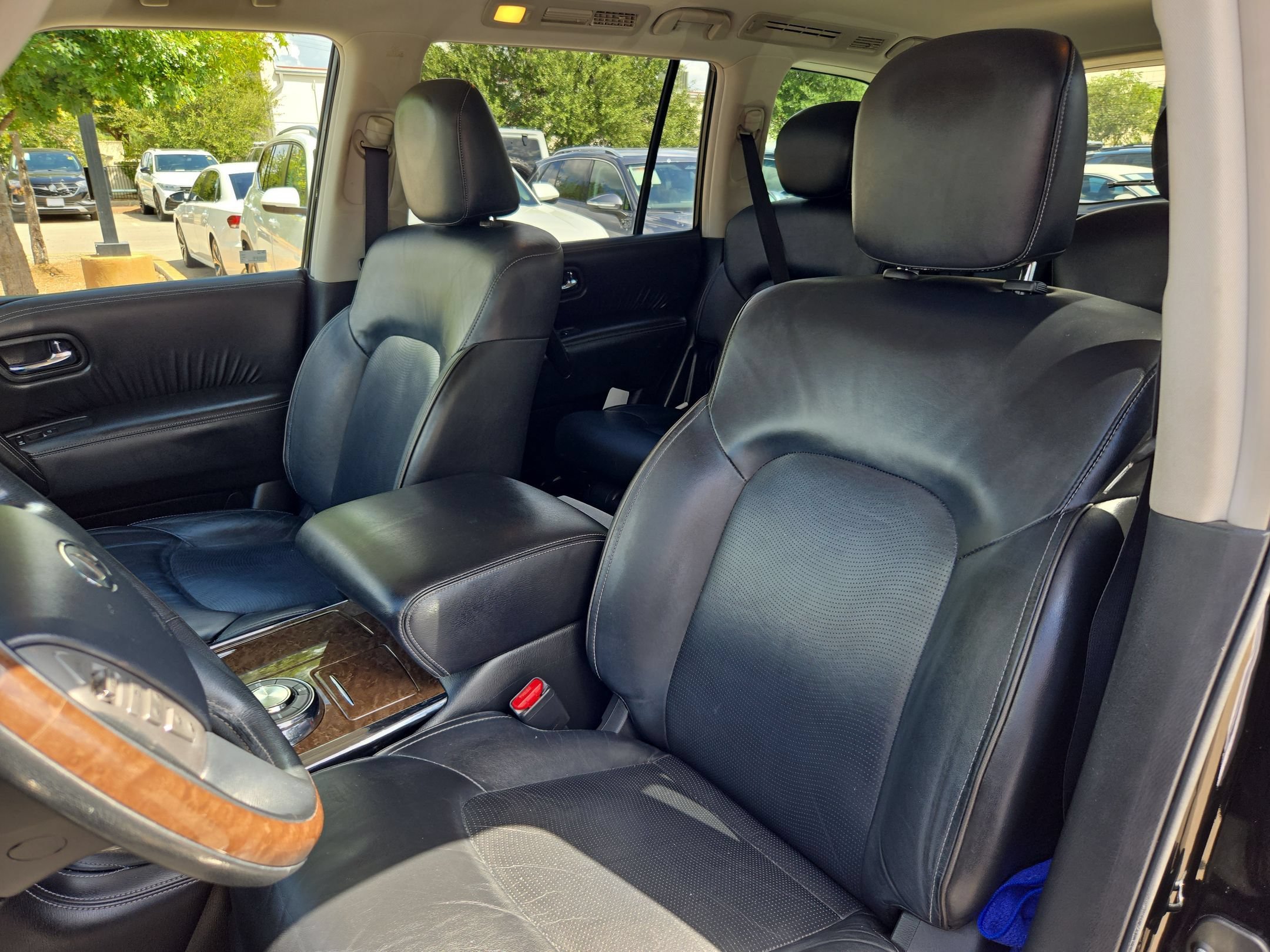 Used 2017 Black Obsidian INFINITI Base image 14