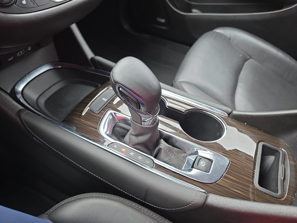 Used 2023 Gray Chevrolet LT image 21