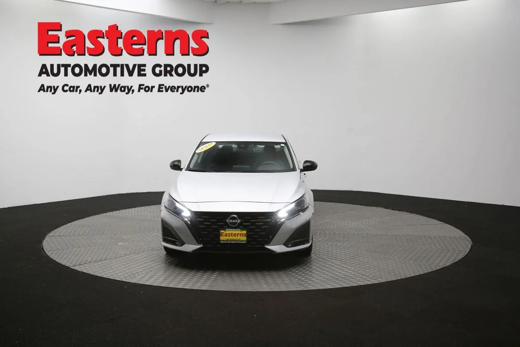 Used 2023 Silver Nissan 2.5 SR image 51