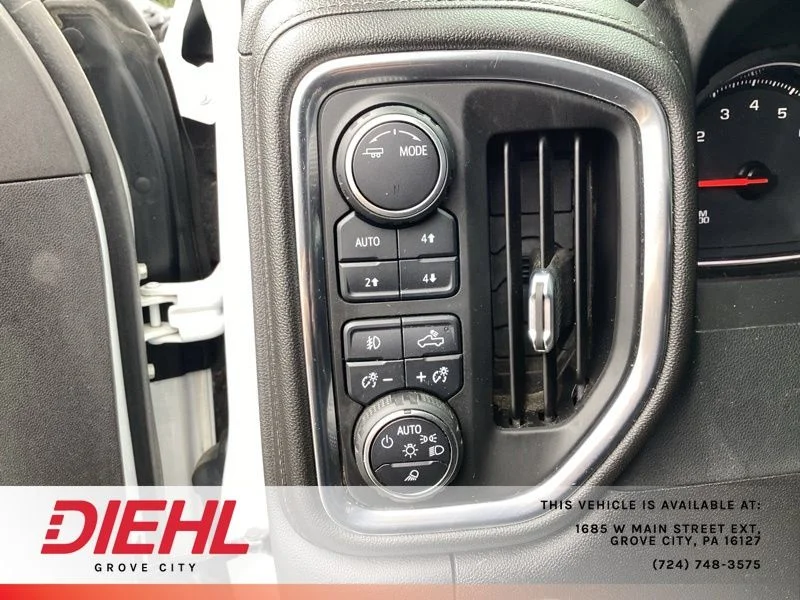Used 2022 White Chevrolet RST image 25