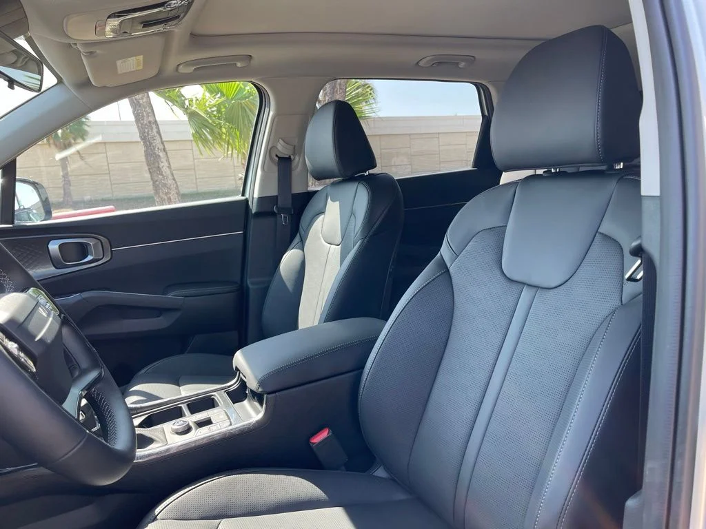 New 2026 White Kia S image 19