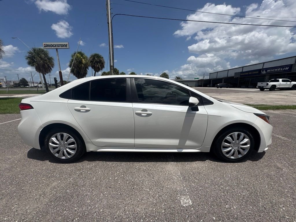 Used 2020 White Toyota LE image 2