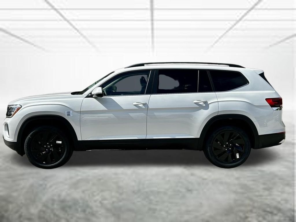 New 2026 White/off-white Volkswagen SE w/Technology image 8
