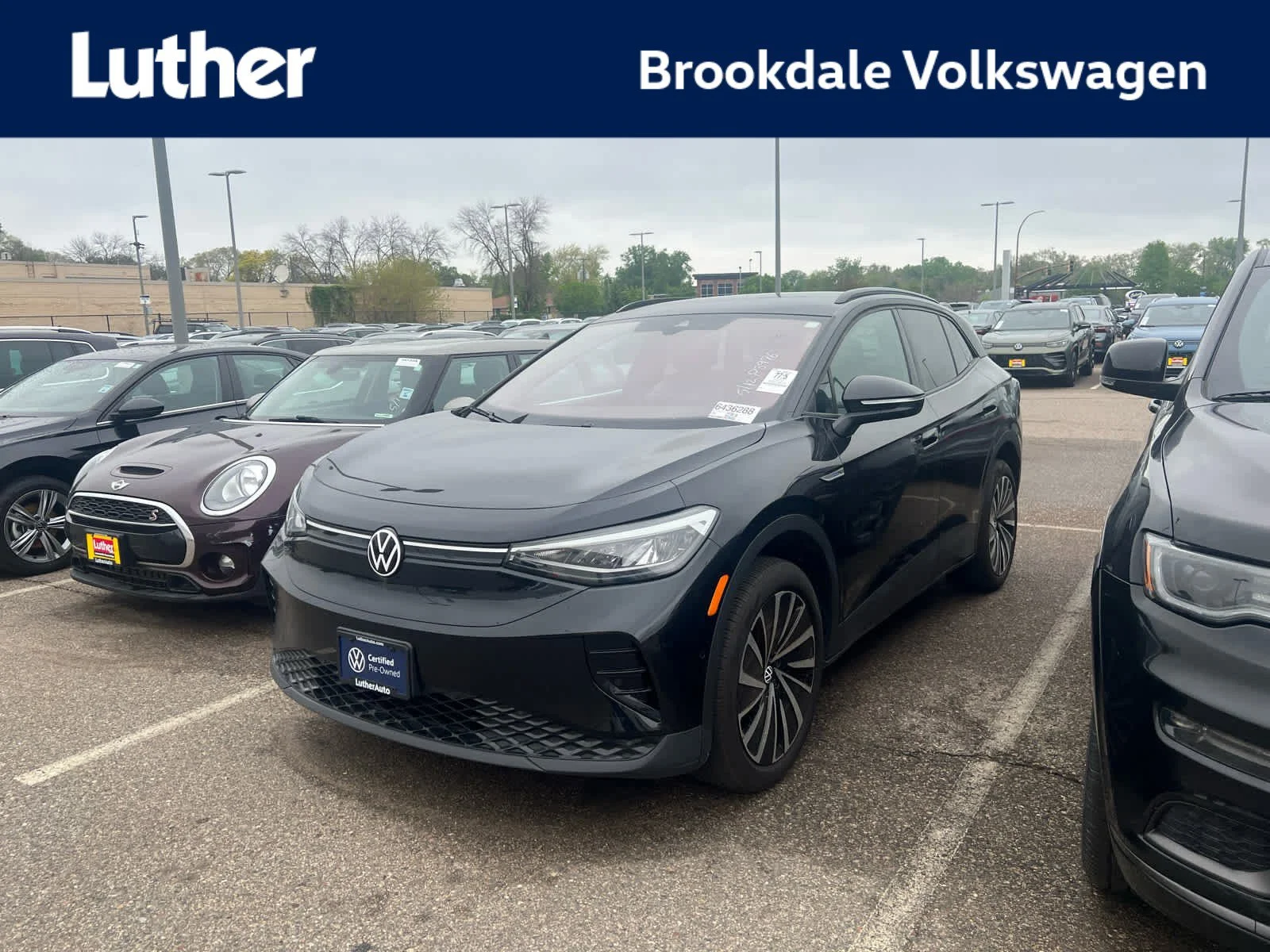 2025 Volkswagen ID.4 PRO AWD's photo