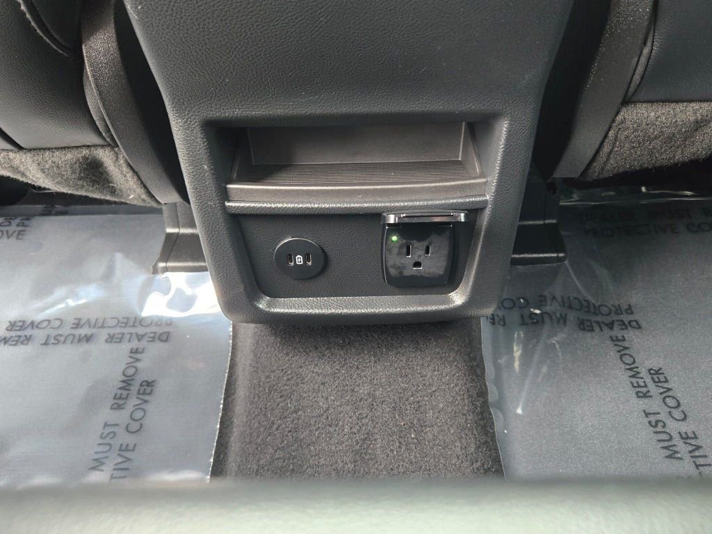 Used 2023 Green Metallic Ford SEL image 18