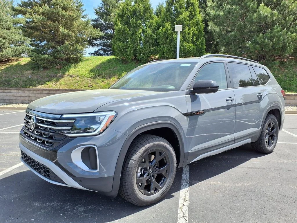 New 2026 Pure Gray Volkswagen Peak Edition image 5