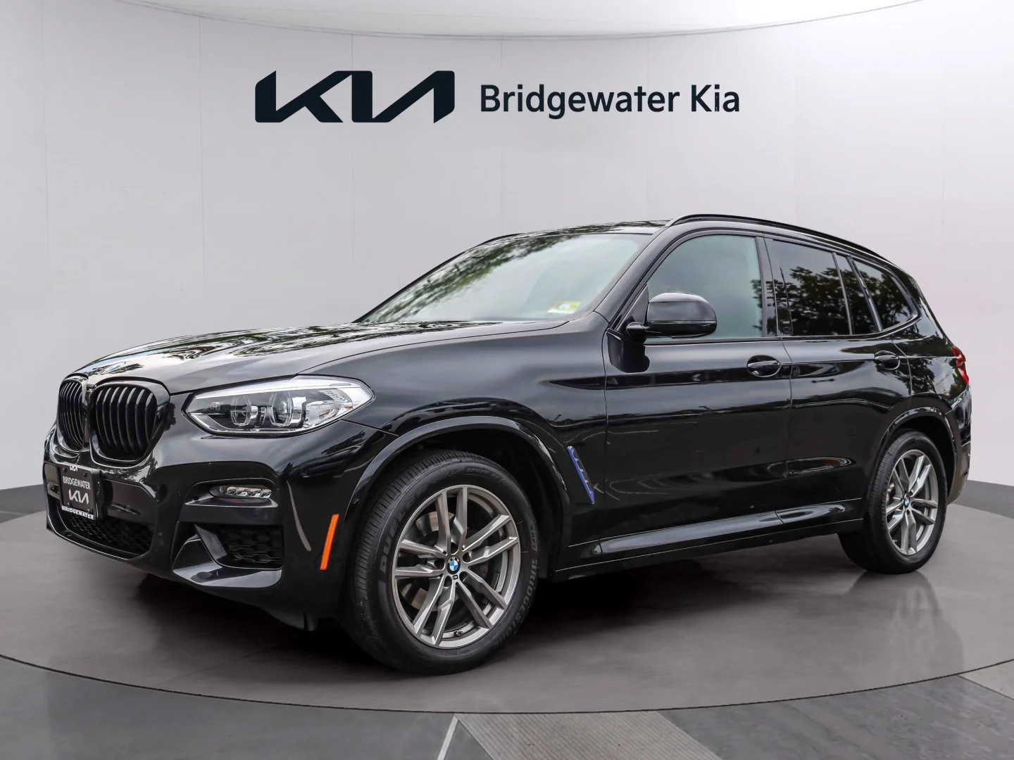 Used 2021 Black Sapphire Metallic BMW xDrive30i image 3