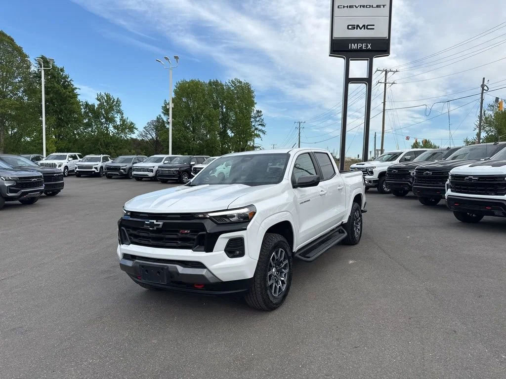 Summit White 2025 Chevrolet Colorado Z71 Crew Cab 4WD Pickup Truck Four-Wheel Drive