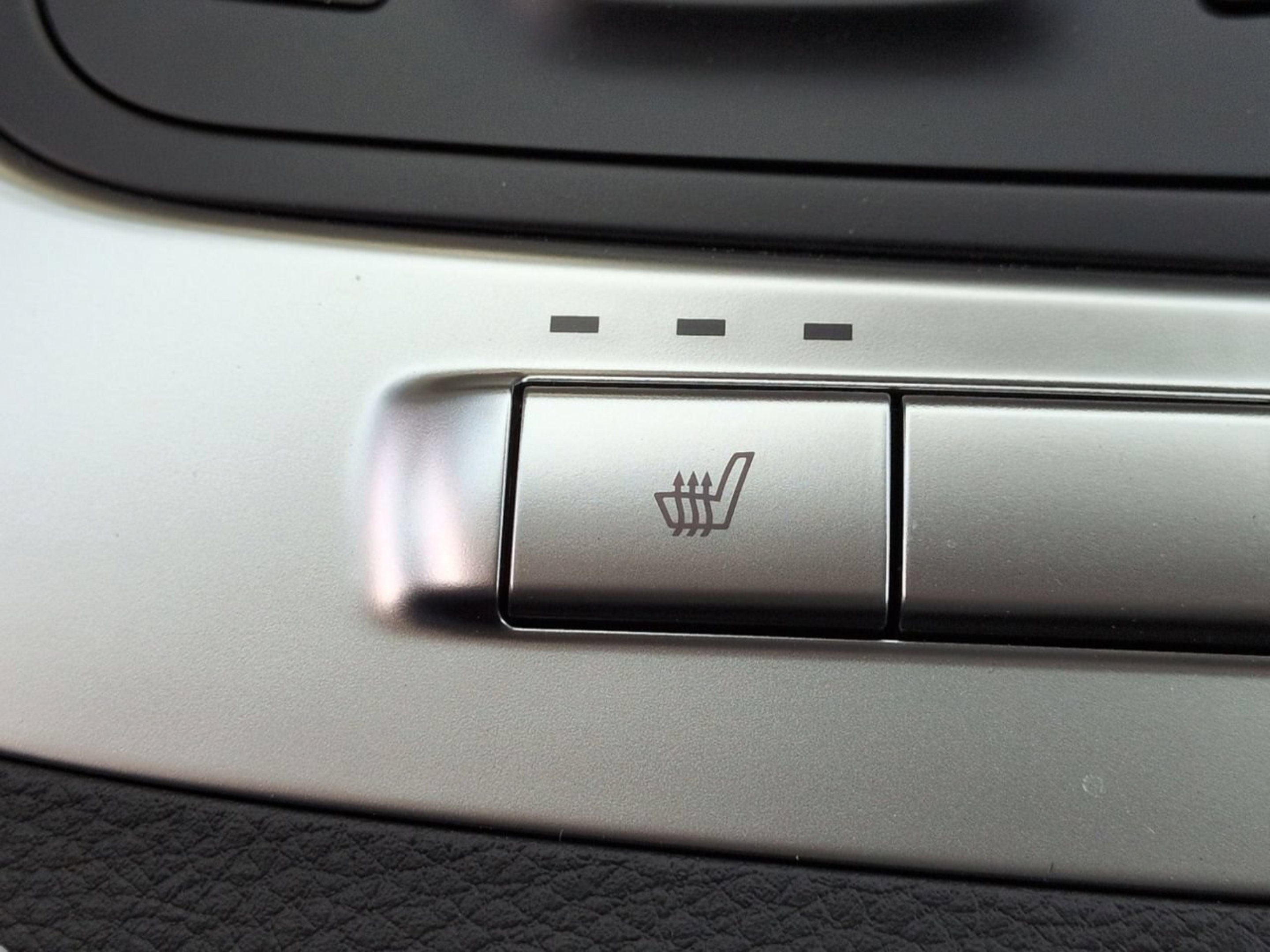 New 2027 Ceramic Silver Kia LXS image 28