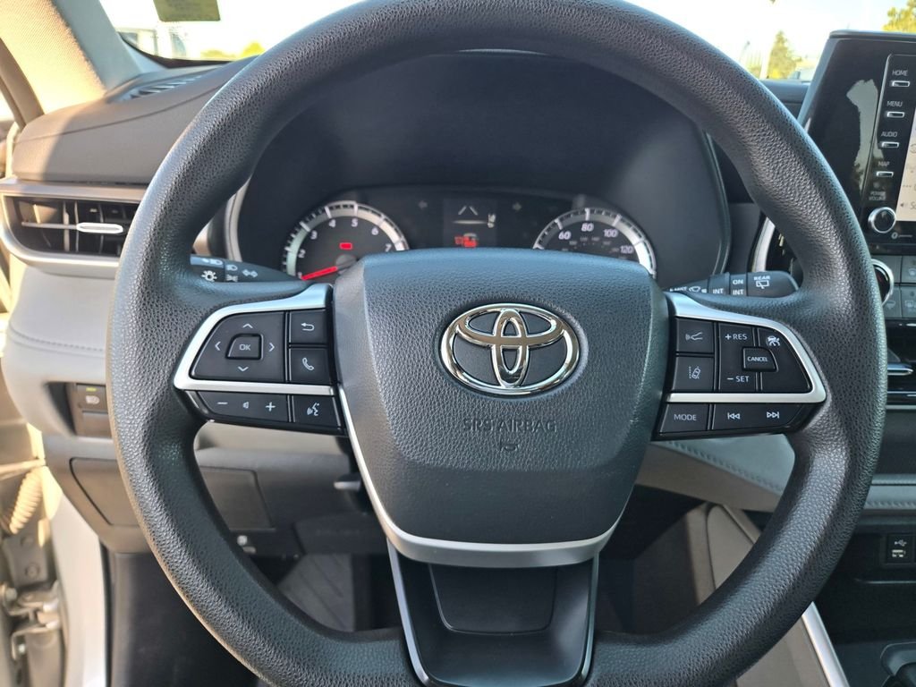 Used 2022 Silver Toyota L image 20
