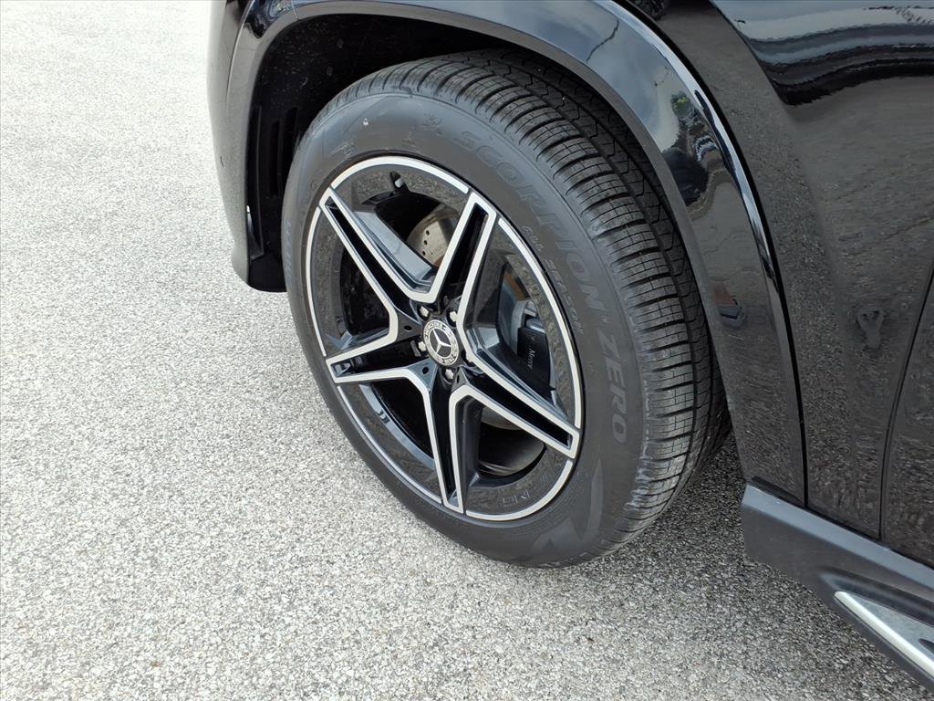 New 2026 Obsidian Black Metallic Mercedes-Benz GLS 450 image 29