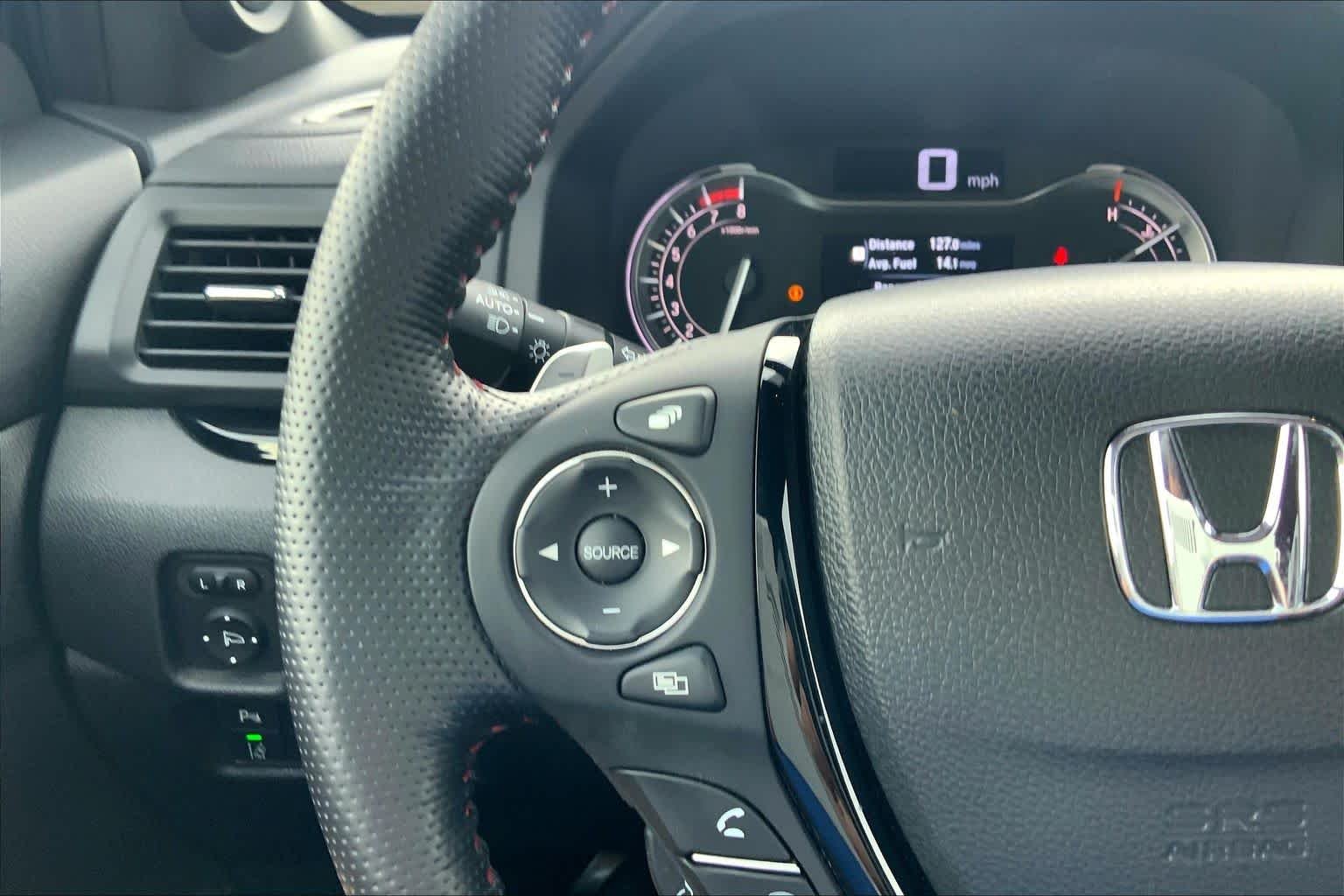 Used 2023 Platinum White Pearl Honda Black Edition image 23