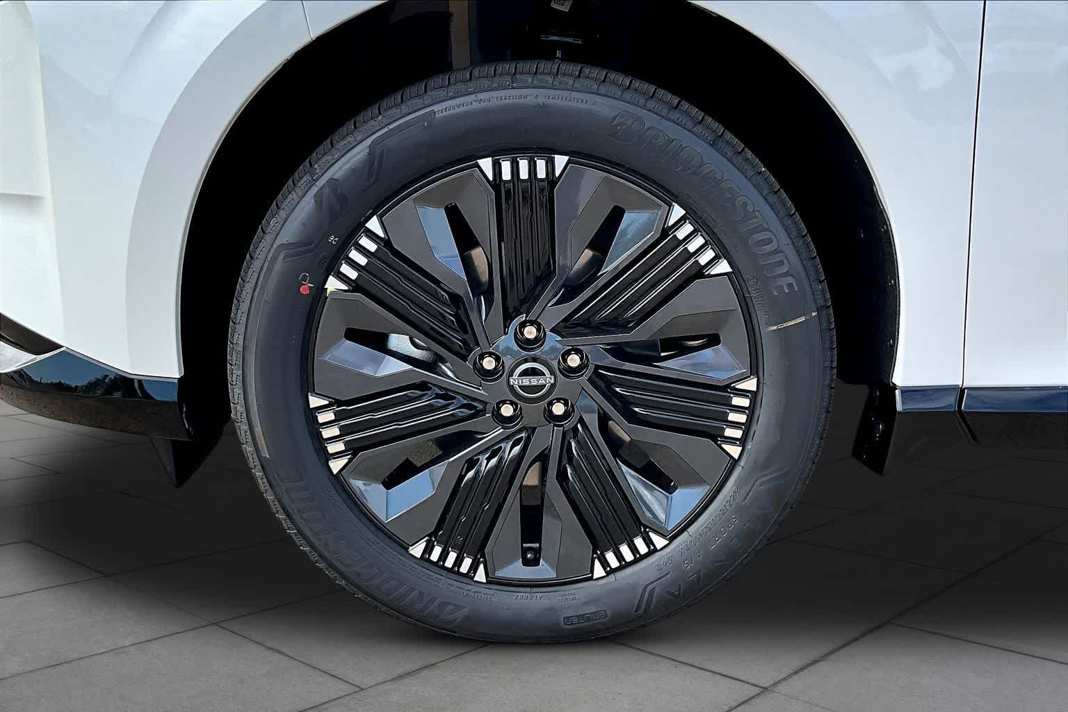 New 2026 Everest White Pearl TriCoat Nissan Platinum image 9