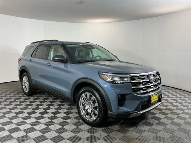 Used 2026 Vapor Blue Ford Active image 3