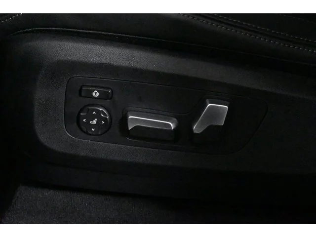 New 2026 Skyscraper Grey Metallic BMW xDrive50e image 29