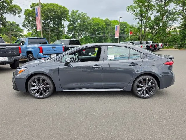 New 2026 Underground with Midnight Black Metallic roof Toyota XSE image 3