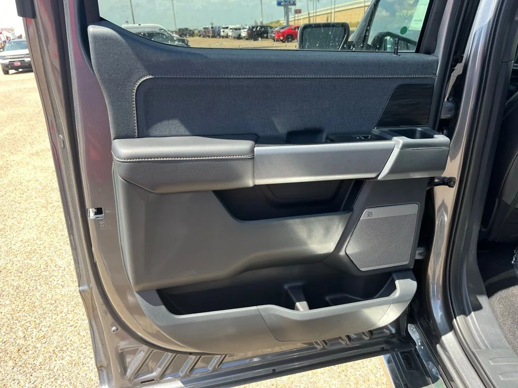 2025 Ford F-150 Lariat - Photo 17