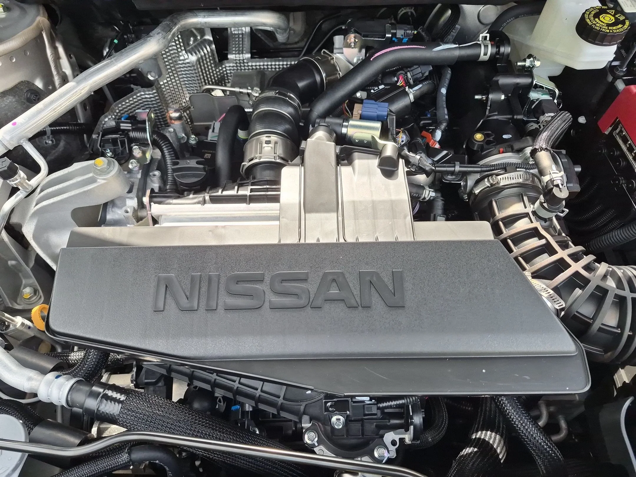 New 2026 Champagne Silver Metallic Nissan Platinum image 17