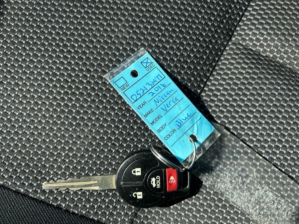 Used 2016 Blue Nissan 1.6 SV image 29