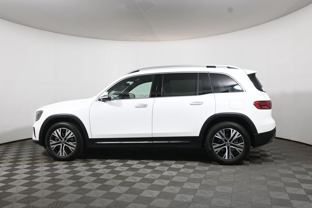 New 2026 Polar White Mercedes-Benz GLB 250 image 2