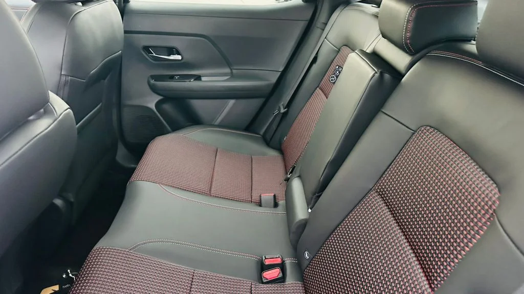 2026 Nissan KICKS SR - Photo 28