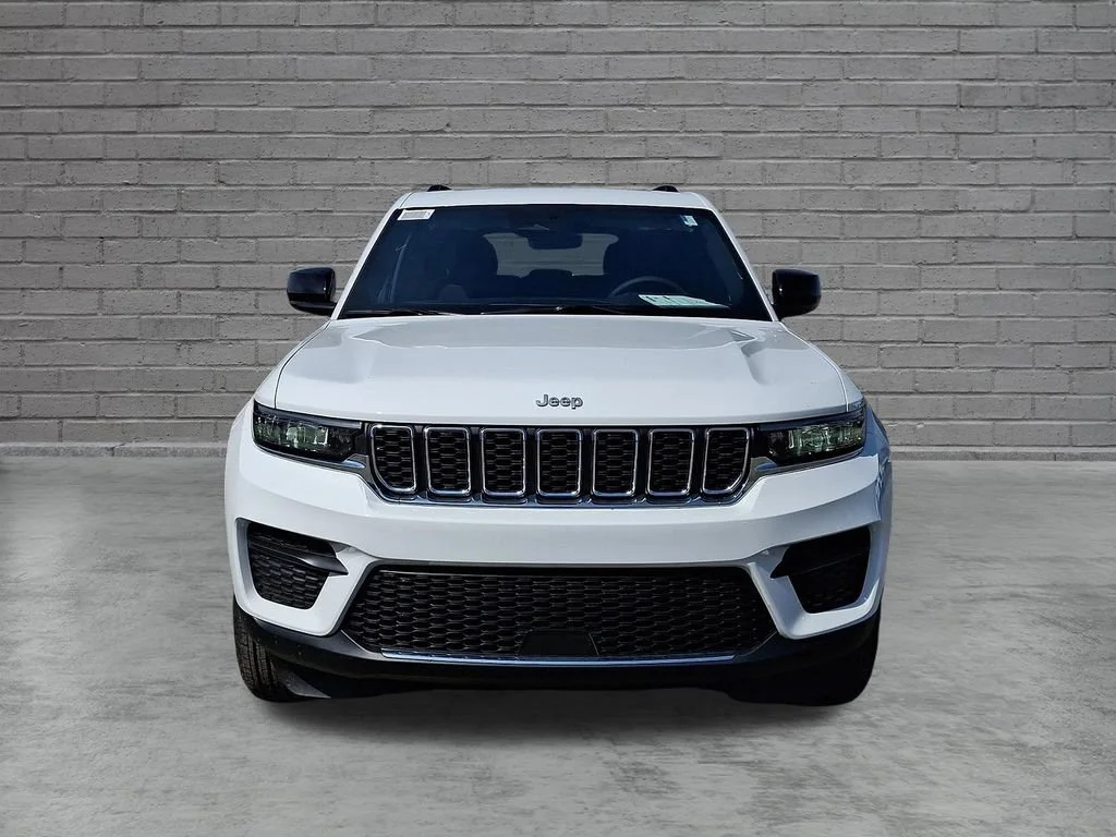 New 2026 Bright White Clearcoat Jeep Laredo X image 2