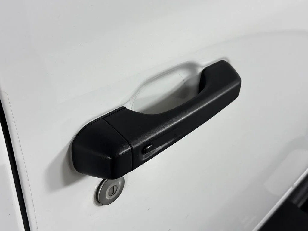 Used 2025 White Jeep Mojave image 13