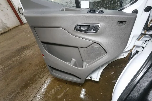 Used 2024  Ford Base image 31