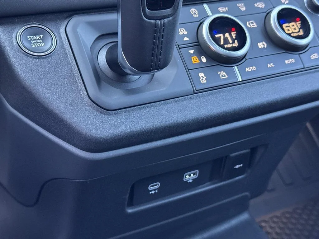 2023 Land Rover Defender X - Photo 23
