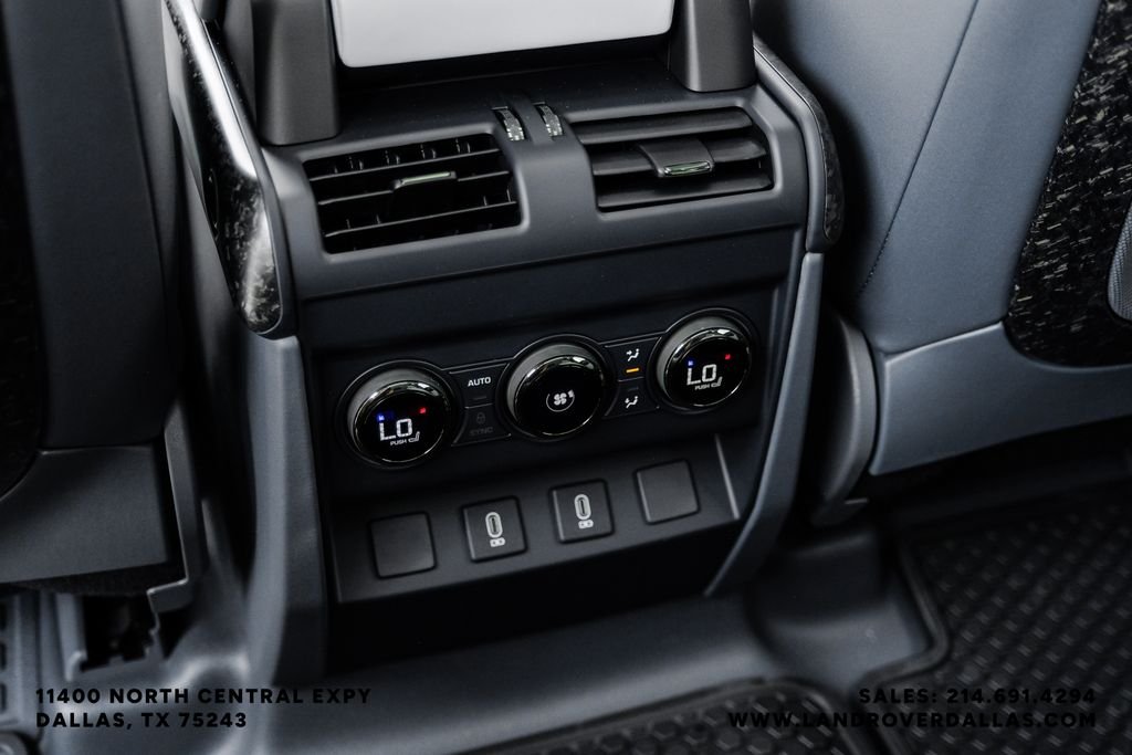 New 2026 Borasco Grey Metallic Land Rover OCTA image 43