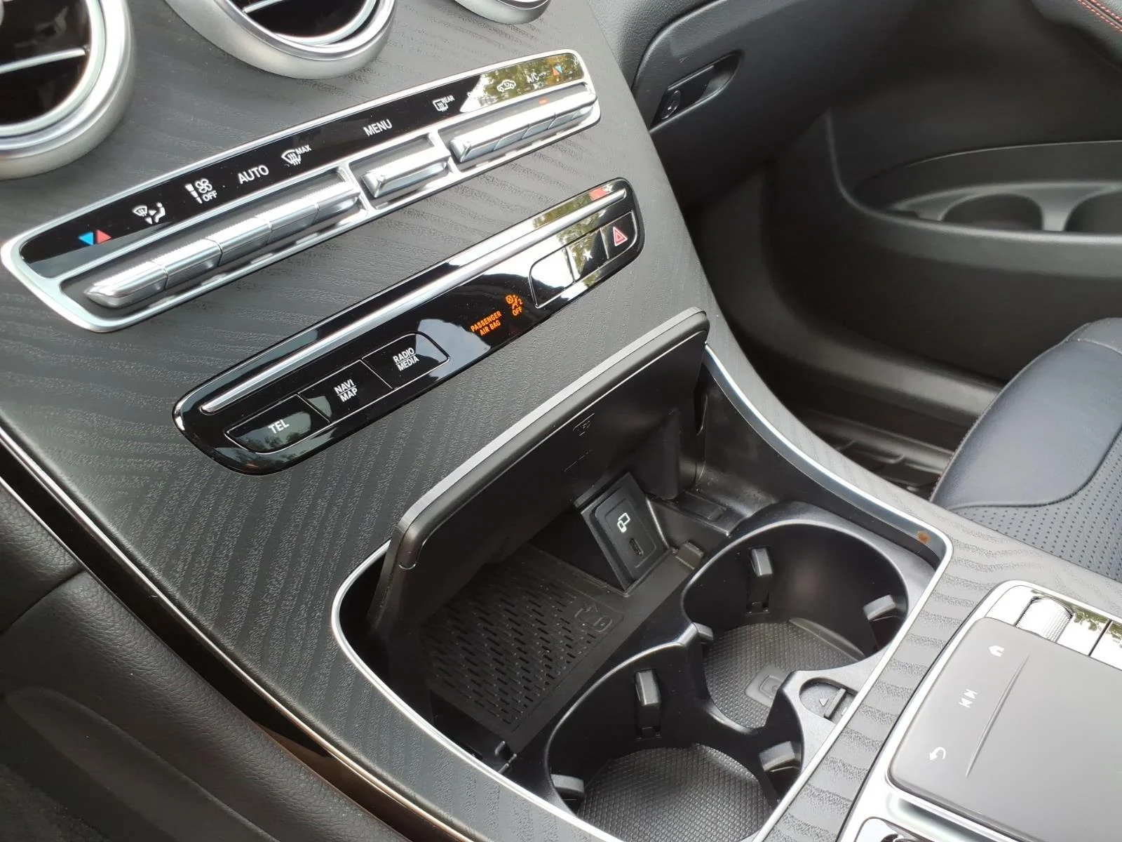 Used 2021 Obsidian Black Metallic Mercedes-Benz AMG® GLC 43 image 21