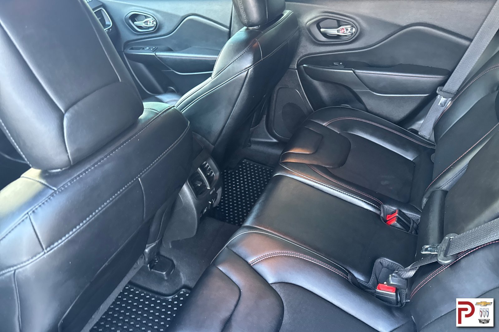 Used 2022 White Jeep Trailhawk image 13