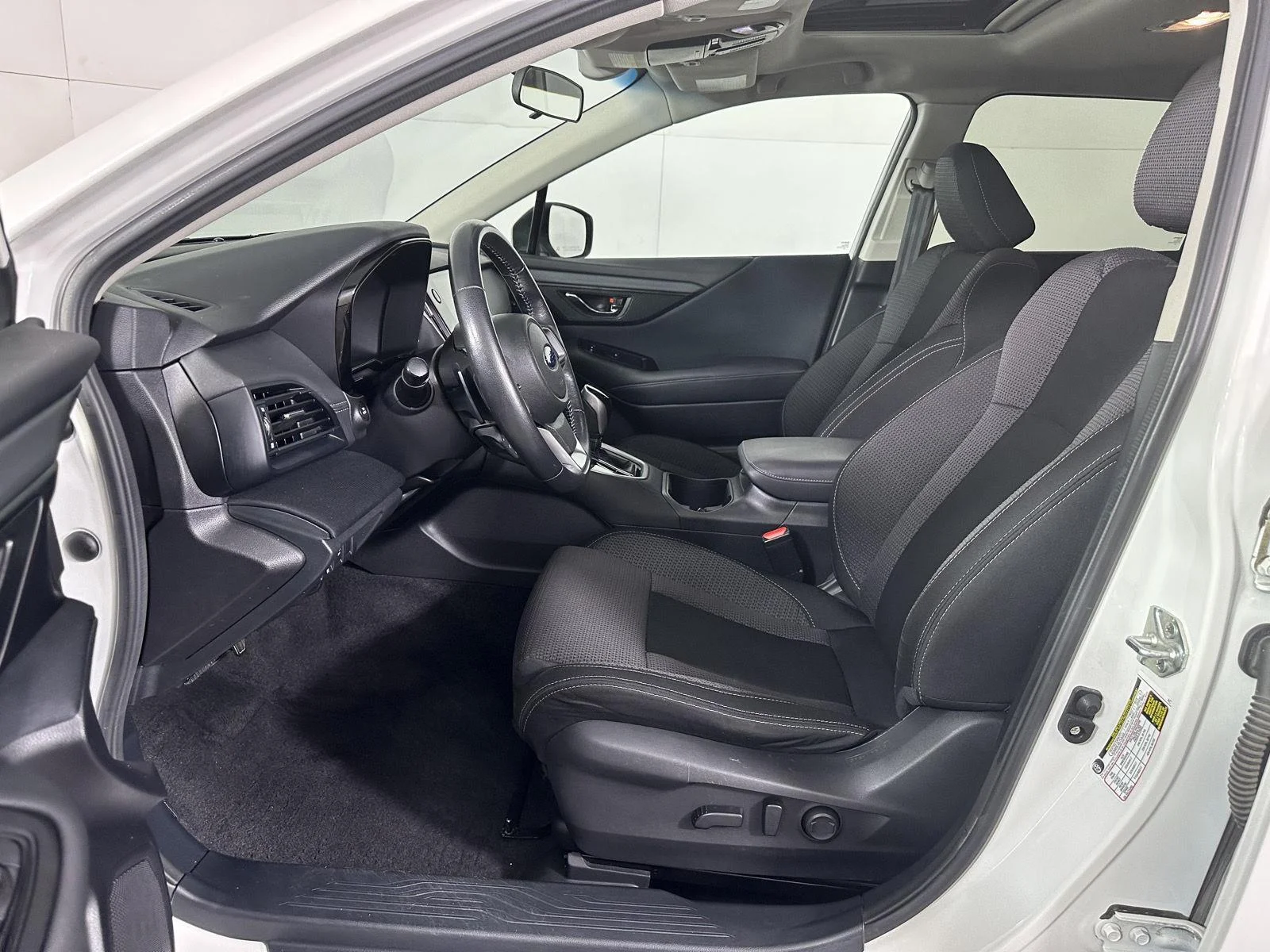 Used 2021  Subaru  image 21