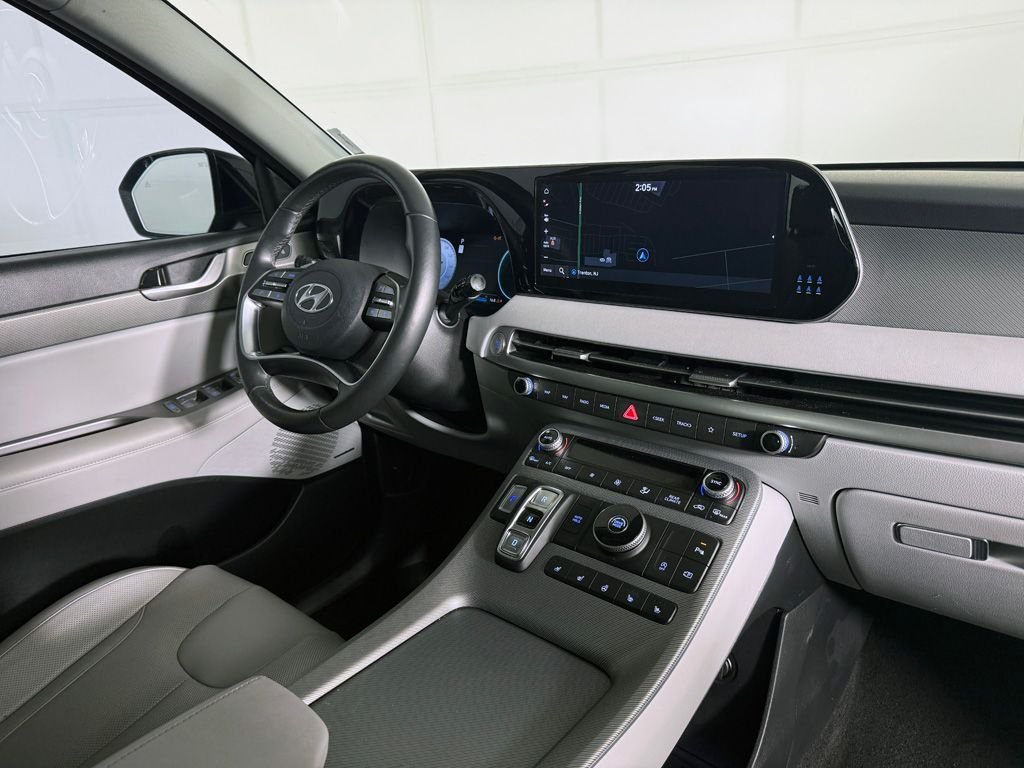 Used 2024 Black Hyundai SEL image 33
