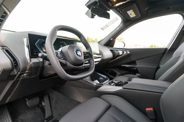 New 2026 Alpine White BMW 30 xDrive image 4