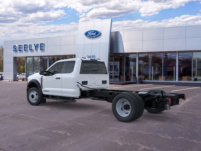 New 2026 Oxford White Ford F-550® XL image 4