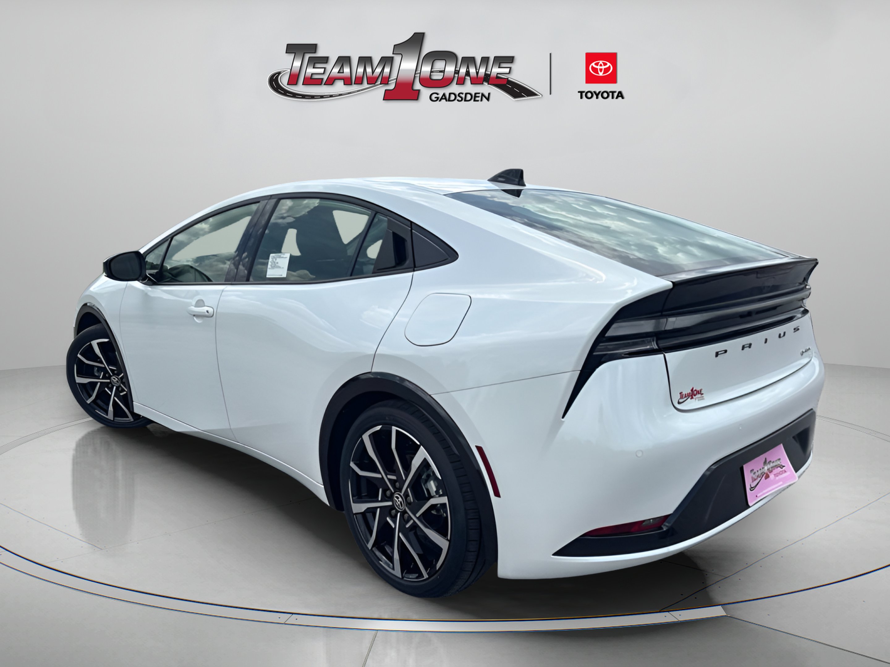 2026 Toyota Prius Plug-in Hybrid XSE - Photo 4