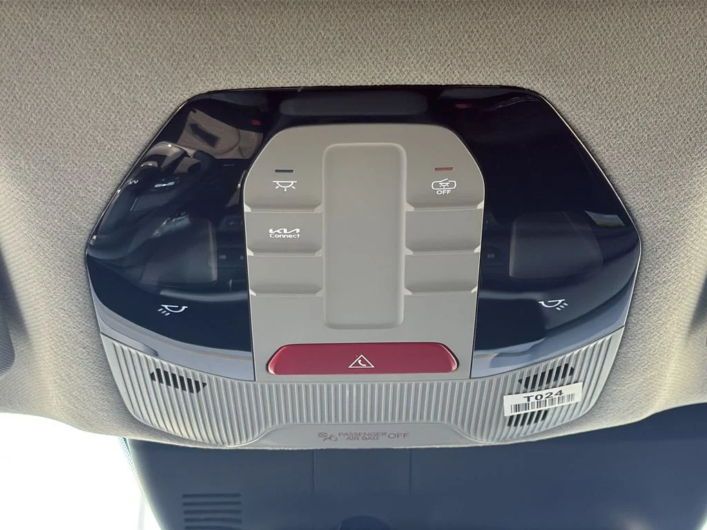 New 2027 White Kia S image 40