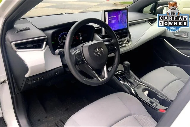 2025 Toyota Corolla SE - Photo 14
