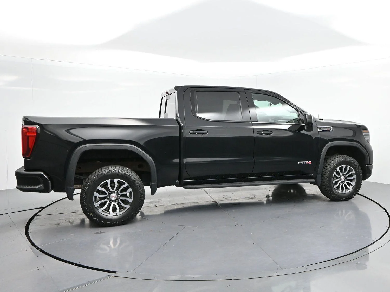 Used 2023 Onyx Black GMC AT4 image 8