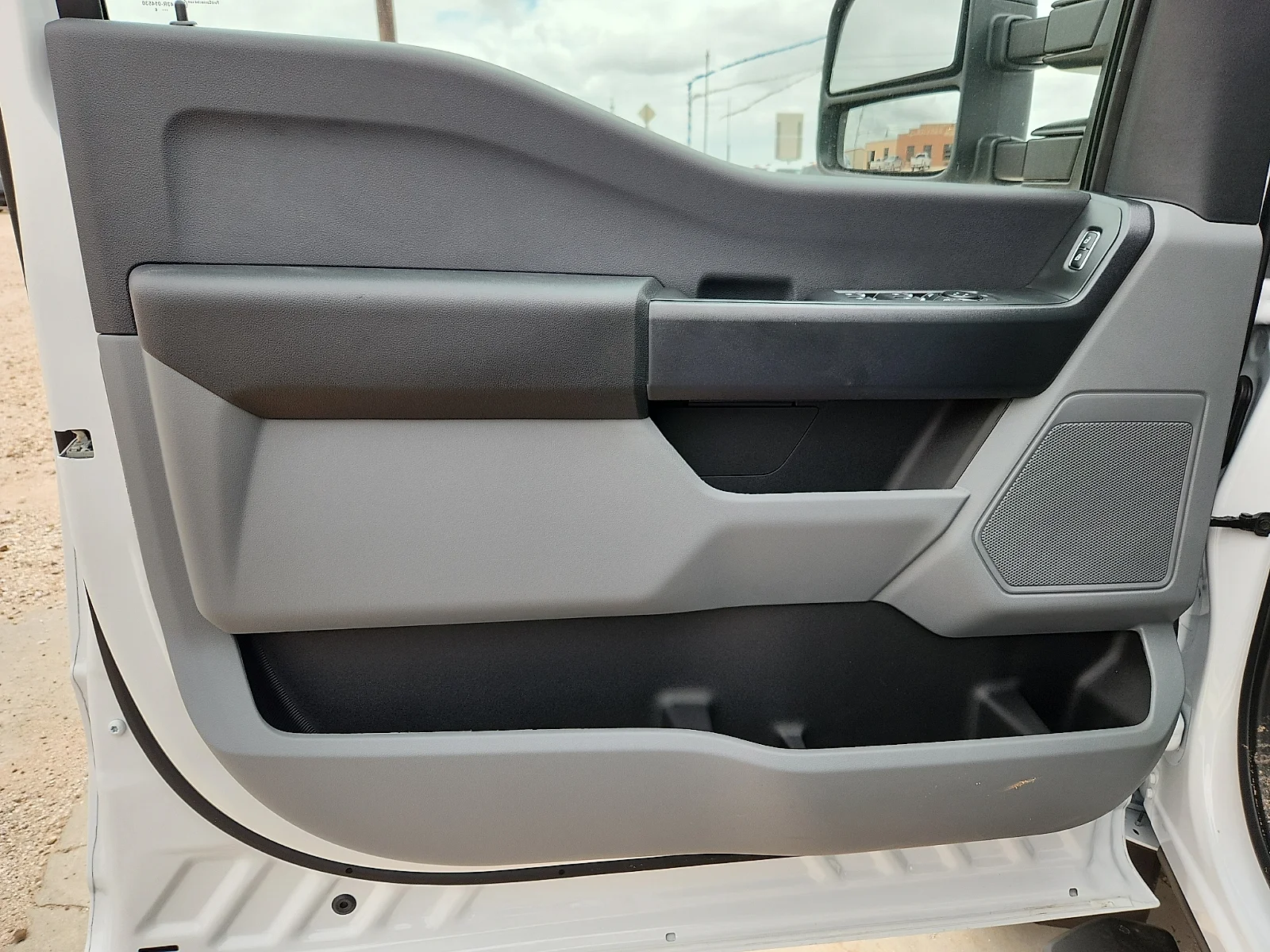 New 2026 Oxford White Ford XL image 14