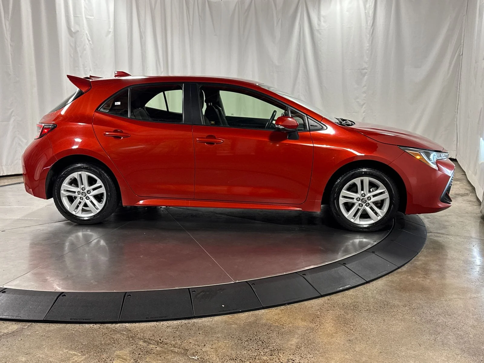 Used 2020 Paprika Metallic Toyota SE image 9