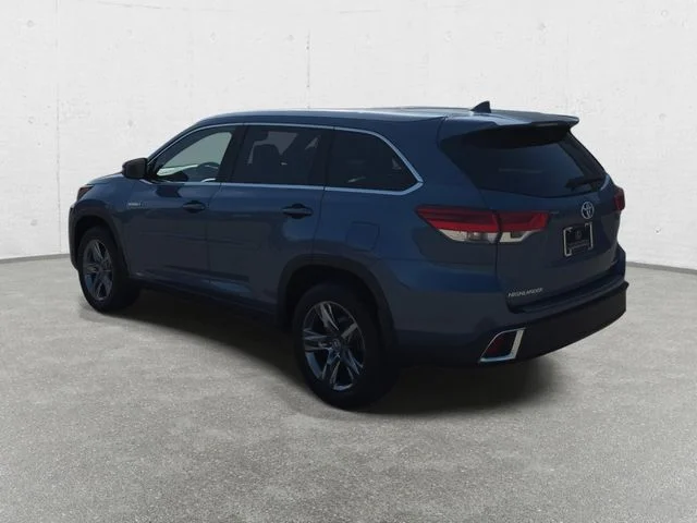 Used 2018 Shoreline Mist Toyota Limited Platinum image 7